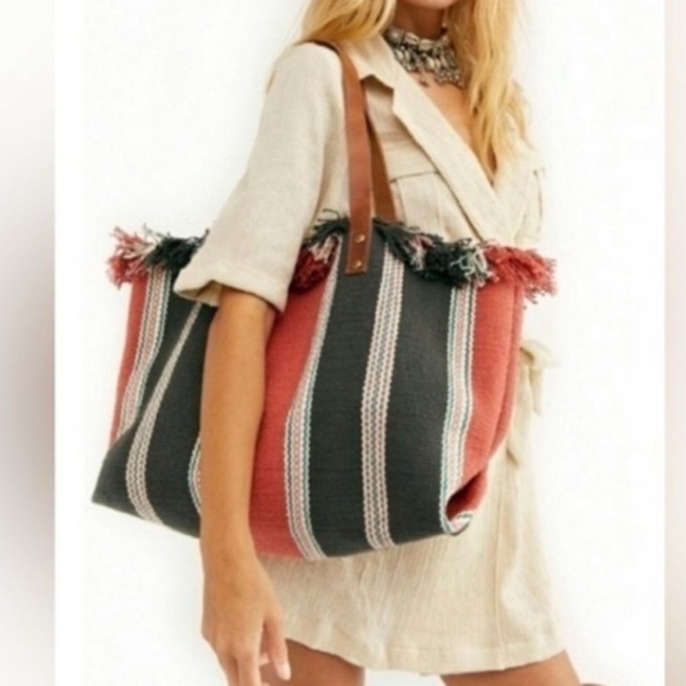 Free People Espana Large Woven Tote Bag Southwestern Western Rodeo Vacation - Picture 2 of 9